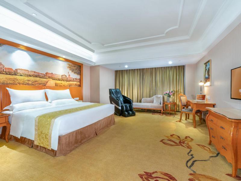 Vienna International Hotel Guigang Hecheng Road Exterior foto