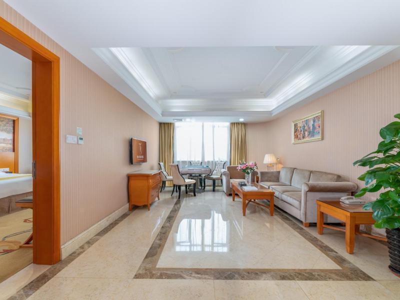 Vienna International Hotel Guigang Hecheng Road Exterior foto